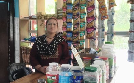 चमोली : रेस्टोरेंट से ₹30 हजार कमा रहीं रश्मि देवी