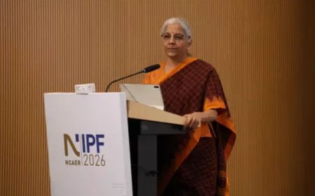 UPI शुल्क पर निर्मला सीतारमण का बड़ा बयान, जयराम रमेश के दावों को बताया भ्रामक