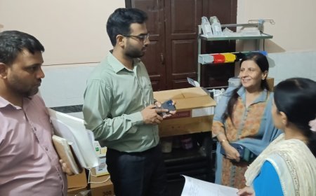 एसडीएम प्रवेश कादियान ने किया गांव राजलू गढ़ी स्थित पीएचसी का औचक निरीक्षण