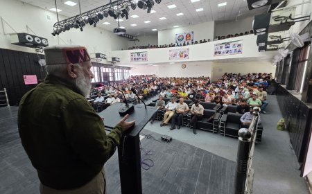 विभाजन की त्रासदी से सीख लेकर राष्ट्रीय एकता और सामाजिक सद्भाव को मजबूत करें : प्रो. (डॉ.) कुलदीप चंद अग्निहोत्री