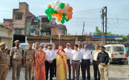 विकास भवन में मुख्य विकास अधिकारी ने फहराया तिरंगा