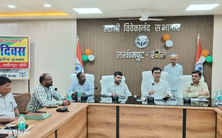लखीमपुर खीरी : किसान दिवस में डीएम ने सुनी समस्याएं, योजनाओं का लाभ दिलाने के निर्देश