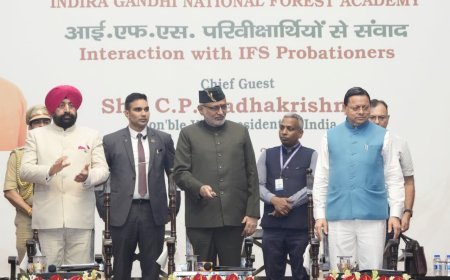 देहरादून : विकास और संरक्षण साथ-साथ चल सकते हैं: उपराष्ट्रपति