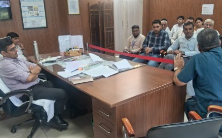 बच्चों के बैंक खाते खुलवाने के लिए स्कूलों में कैंप लगाएं बैंक अधिकारी : एसडीएम अंकित कुमार