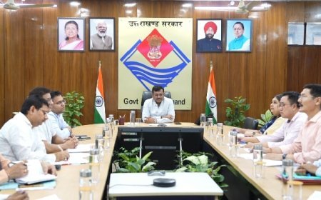 देहरादून : पीएनजी पाइपलाइन कार्यों में तेजी के मुख्य सचिव ने दिए निर्देश