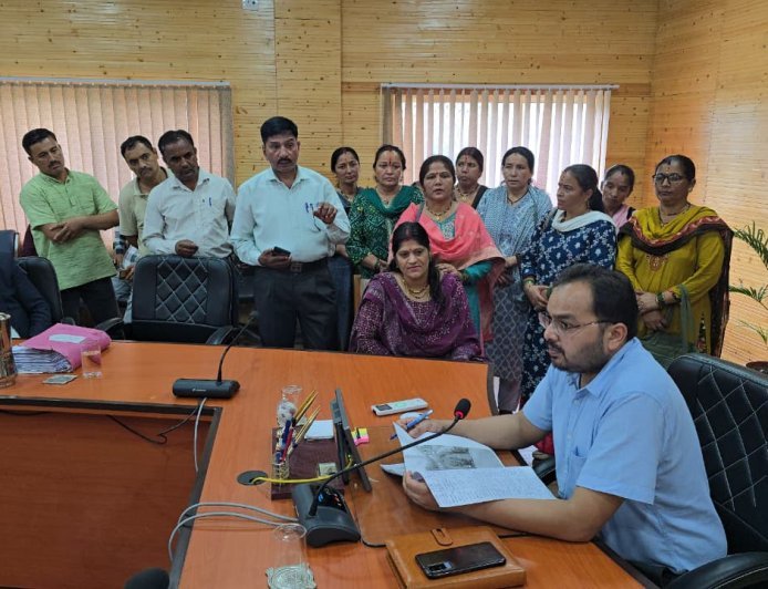 पिथौरागढ़ : जनसुनवाई में 44 शिकायतें