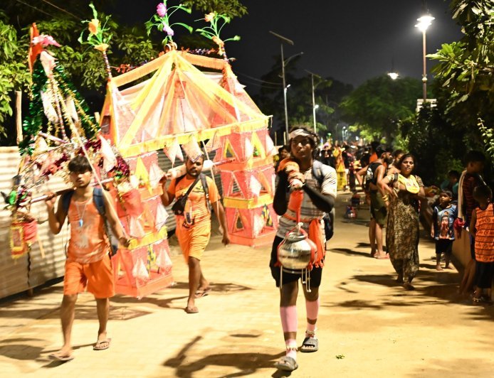 हरिद्वार  : अब तक 1.09 करोड़ 10 हजार श्रद्धालु हरिद्वार से गंगाजल लेकर लौट चुके।