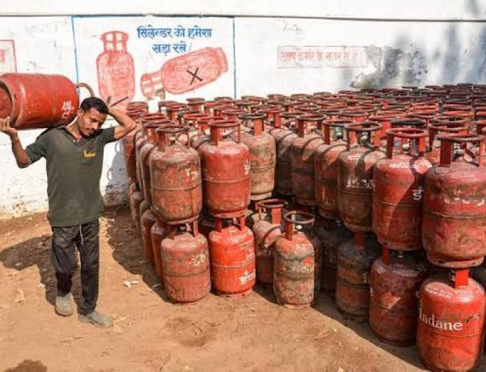 कच्चा तेल 80 डॉलर के पार, LPG महंगी होने के संकेत