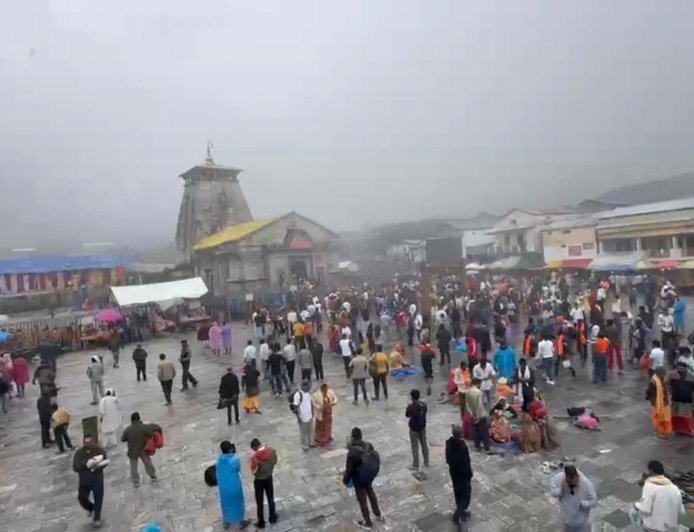 रुद्रप्रयाग : अंतिम सोमवार को केदारनाथ में उमड़ा आस्था का सैलाब