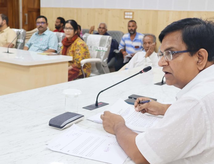 चमोली : जनता मिलन में 37 शिकायतें, त्वरित निस्तारण के निर्देश