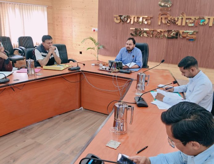 पिथौरागढ़ : स्वतंत्रता दिवस की तैयारियों को लेकर बैठक, एडीएम ने दिए निर्देश