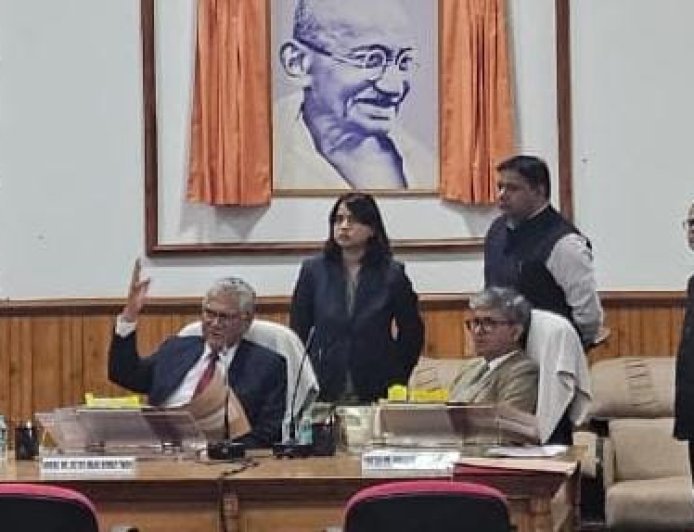 देहरादून : एमएसीटी समेत लंबित मामलों के त्वरित निस्तारण पर जोर