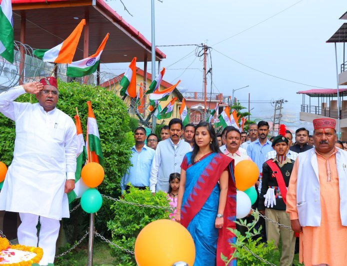 पौड़ी गढ़वाल : पौड़ी में गूंजा भारत माता का जयघोष, स्वतंत्रता सेनानी परिजन सम्मानित