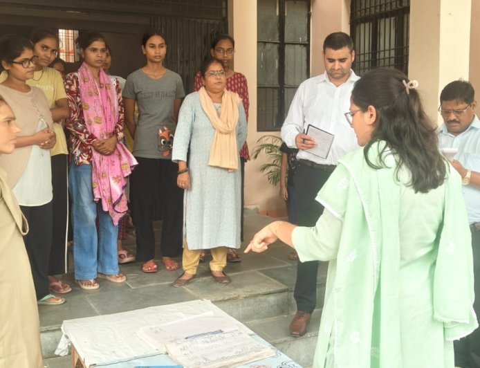 सीडिओ के औचक निरीक्षण मे छात्रावासों  मे खामियां, खामियों को दुरुस्त करने के निर्देश