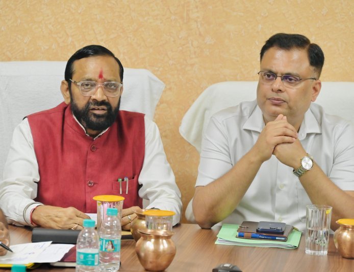 देहरादून : सफाई कर्मचारियों की समस्याओं के समाधान का खाका तैयार