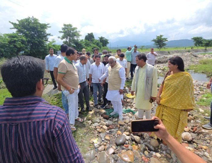 देहरादून : बाढ़ प्रभावित क्षेत्रों में मंत्री-विधायक का निरीक्षण, अधिकारियों को त्वरित कार्रवाई के निर्देश