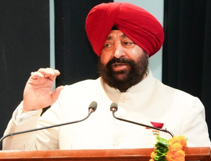 देहरादून : गढ़वाल पोस्ट के 30 वर्ष पूरे, 30 प्रतिभाएं सम्मानित