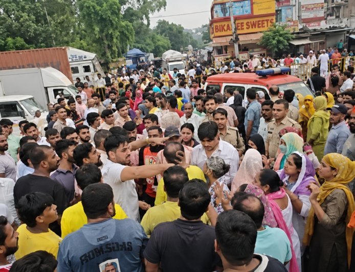 ढाबा संचालक नरेंद्र खत्री की गोली मारकर हत्या, सिंघु बॉर्डर पर नेशनल हाईवे-44 जाम