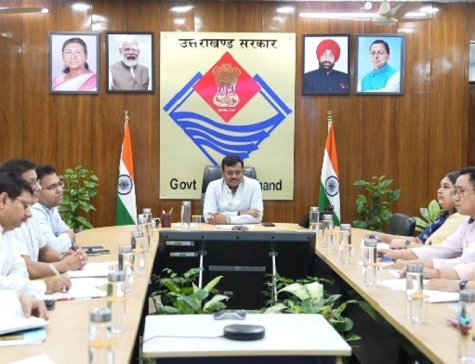 देहरादून : पीएनजी पाइपलाइन कार्यों में तेजी के मुख्य सचिव ने दिए निर्देश