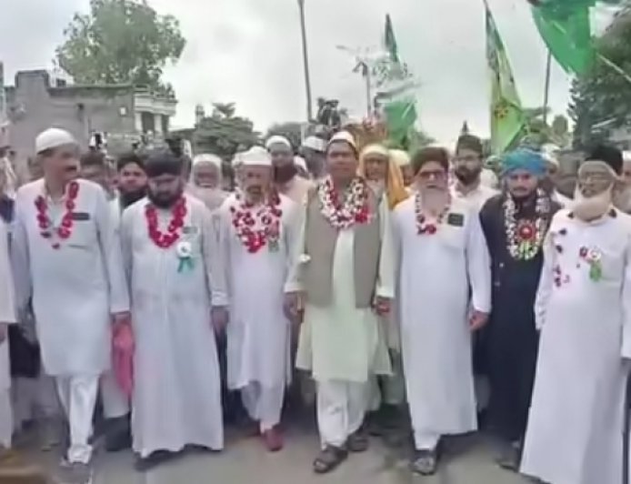 बारावफात पर उमड़ा अकीदत का सैलाब, जोशोखरोश से निकला जुलूस