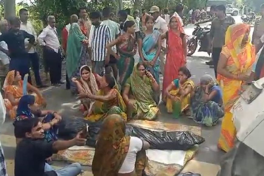 लखीमपुर खीरी : मारपीट में बुजुर्ग की मौत, शव रखकर सड़क जाम