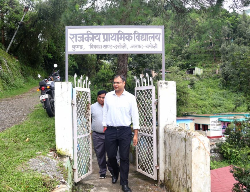 चमोली : एसआईआर कार्यों का डीएम ने किया निरीक्षण