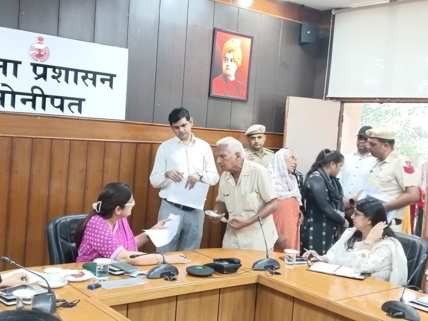 सोनीपत : प्राथमिकता के आधार पर सभी शिकायतों का समाधान करें संबंधित अधिकारी - संयुक्त आयुक्त मीतू धनखड़