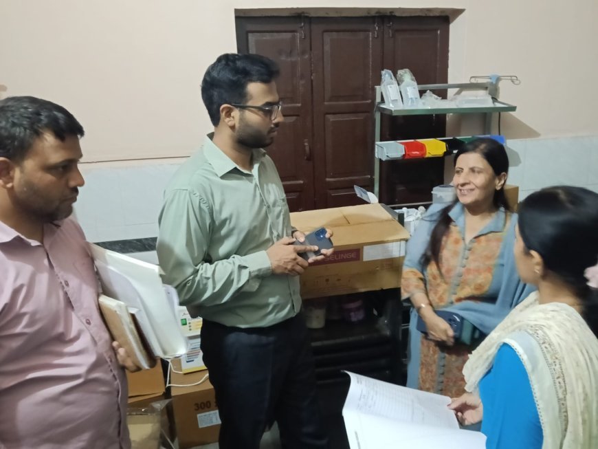 एसडीएम प्रवेश कादियान ने किया गांव राजलू गढ़ी स्थित पीएचसी का औचक निरीक्षण