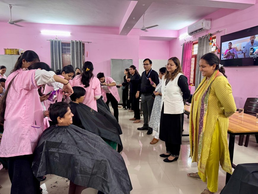 देहरादून : नारी निकेतन में विशेष हेयर ग्रूमिंग एवं पर्सनल केयर क्लास