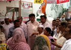 27 दिन से निगम गेट पर डटे सफाईकर्मी, कचरे के बीच कांग्रेस ने सरकार को घेरा