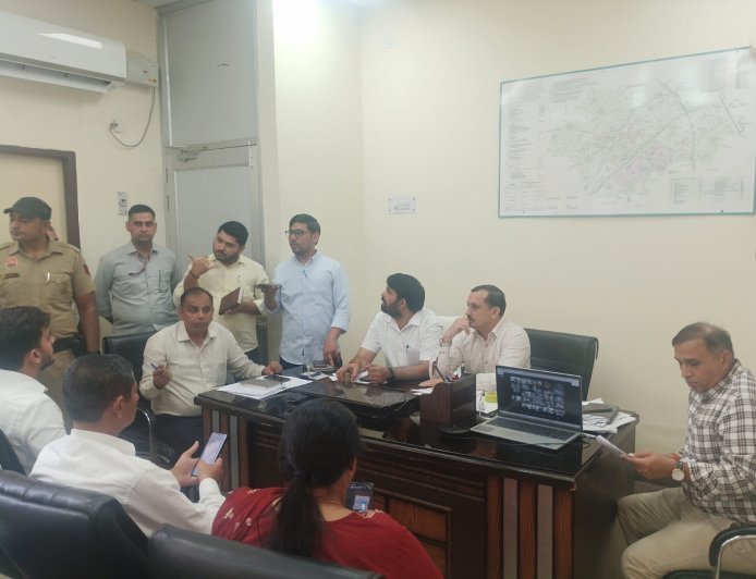 समाधान शिविर में शिकायतों का संवेदनशीलता से समाधान करें अधिकारी : विधायक पवन खरखौदा* 