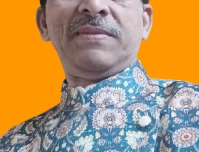 व्यंग्य : सांड टंकी पर और व्यवस्था नीचे मुस्तैद