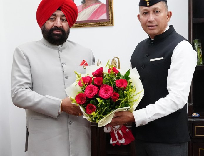 देहरादून : नवनियुक्त सैनिक कल्याण निदेशक ने राज्यपाल से की शिष्टाचार भेंट