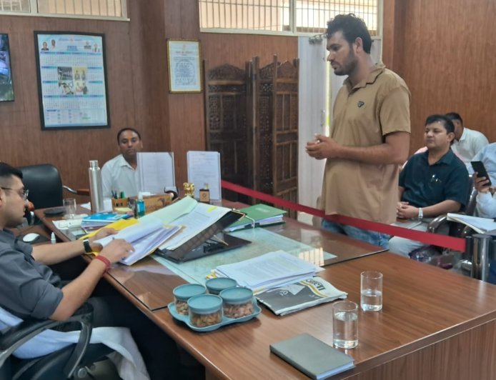 सोनीपत: एसडीएम अंकित कुमार की अध्यक्षता में आयोजित हुआ उपमंडलीय समाधान शिविर, अधिकारियों को शिकायतों के त्वरित समाधान के दिए निर्देश
