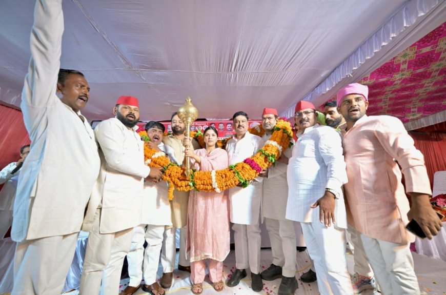 अयोध्या के खजुरावन में सपा का विशाल PDA समागम, किसानों और महंगाई के मुद्दे पर भाजपा सरकार पर साधा निशाना