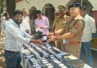 हरदोई पुलिस का तकनीकी कमाल: 220 गुम मोबाइल खोज निकाले, स्वामियों को सौंपे
