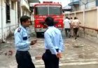 बारोटा की गद्दा फैक्ट्री में भीषण आग, तीन तरफ की दीवारें गिरीं, दो लोगों के फंसे होने की आशंका