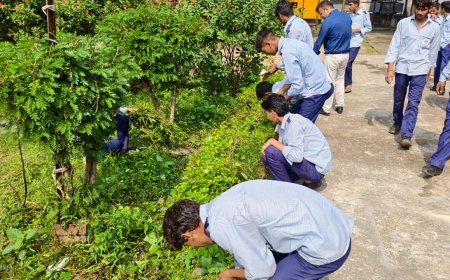 सोनीपत: प्रधानाचार्य विक्रम सिंह ने विद्यार्थियों को स्वच्छता के प्रति जागरूक करते हुए अपने आसपास साफ-सफाई रखने के लिए किया प्रेरित* 