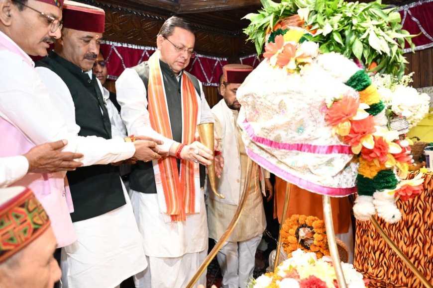 देहरादून  :  काशी विश्वनाथ मंदिर में CM धामी ने की विशेष पूजा