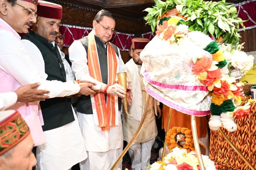 देहरादून  :  काशी विश्वनाथ मंदिर में CM धामी ने की विशेष पूजा