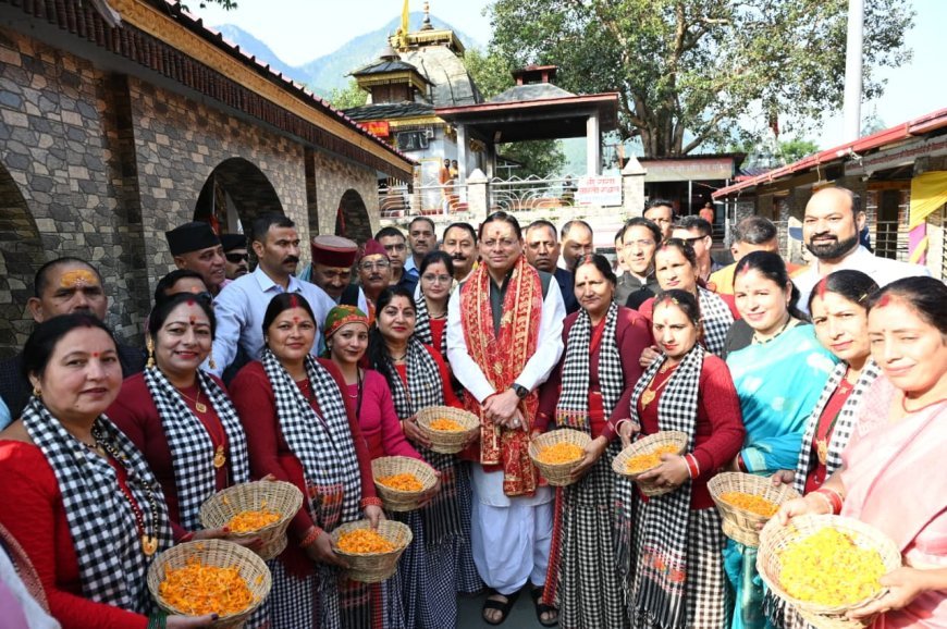देहरादून  :  काशी विश्वनाथ मंदिर में CM धामी ने की विशेष पूजा