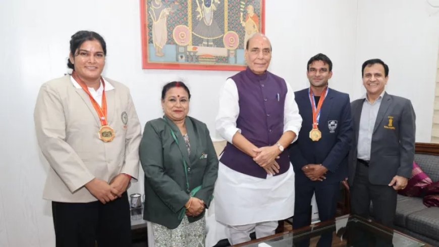 हरदोई की बेटी पूनम तिवारी को रक्षा मंत्री राजनाथ सिंह ने किया सम्मानित